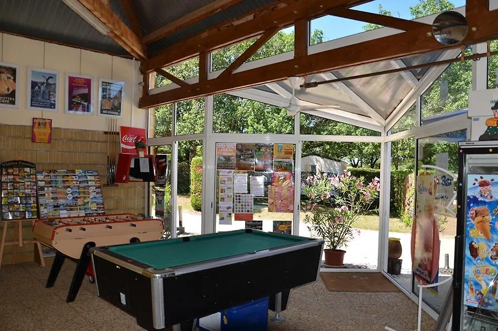 אוהל מפואר רוקמאדור Camping Le Roc צרפת